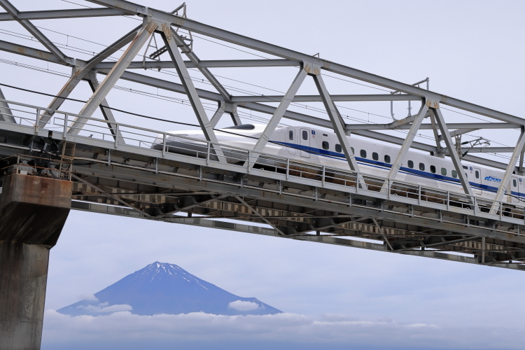 2G6A3934　富士川橋梁を渡るN700A2-SN