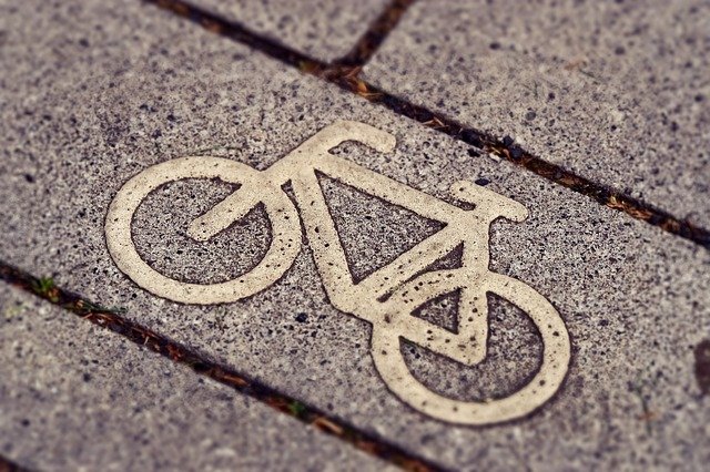 bicycle-path-3444914_640.jpg