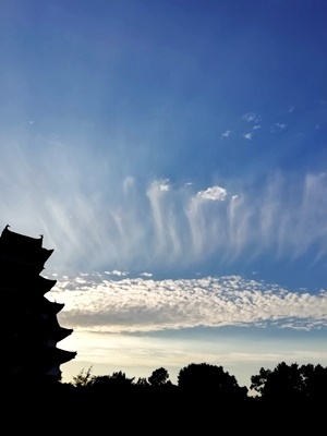 桃山城と雲2106