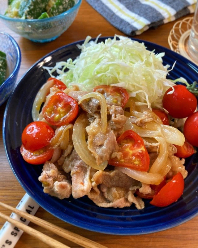 炒めるだけで簡単♡チェリートマトと豚肉の生姜焼き