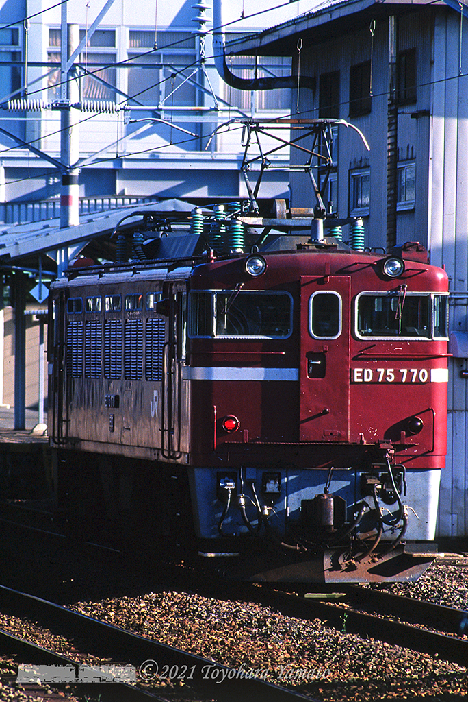 200309[318-20]秋田8880牽引機
