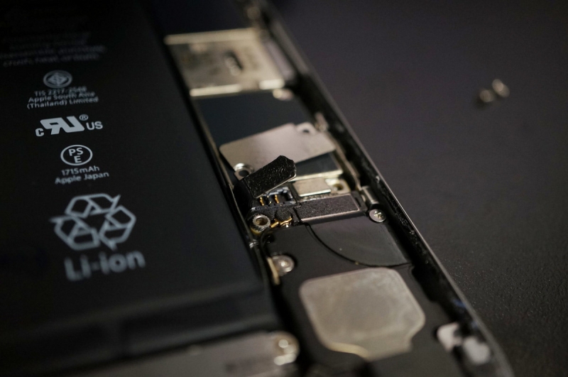 iPhone_Battery_Replace_013.jpg