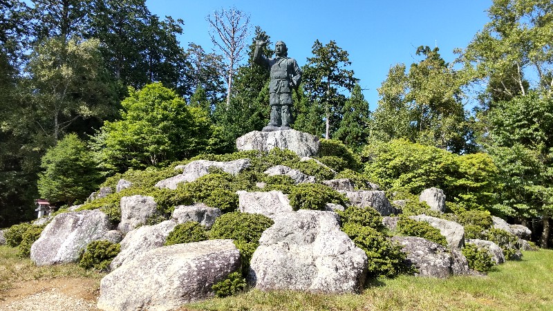 三峯神社日本武尊銅像2109