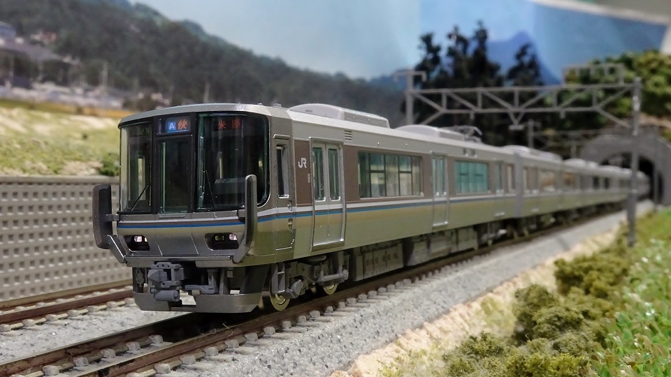 JR 223-2000系近郊電車(快速・6両編成)