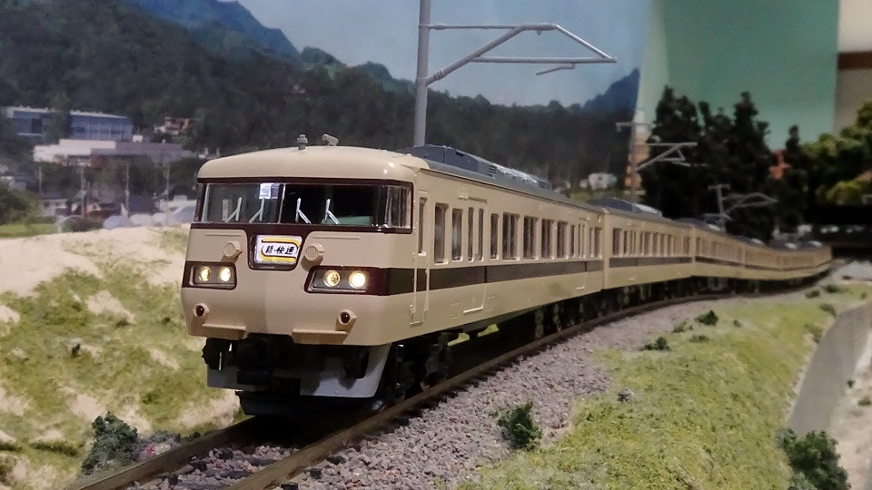 国鉄 117-100系近郊電車(新快速)