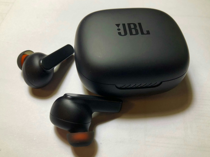 JBL 『LIVE PRO+ TWS』 画像など ～直販限定で販売されたショート 
