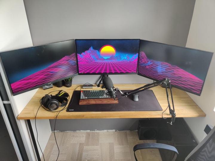 Show_Your_PC_Desk_Part227_18.jpg