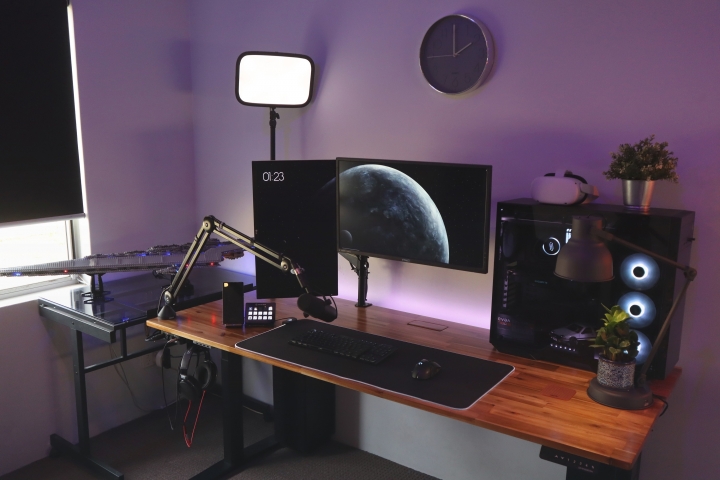 Show_Your_PC_Desk_Part231_03.jpg