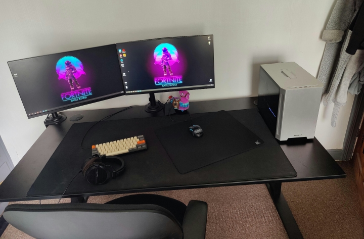 Show_Your_PC_Desk_Part234_91.jpg