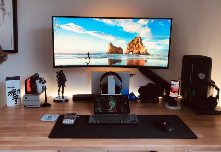 Show_Your_PC_Desk_UltlaWideMonitor_Part80_63.jpg